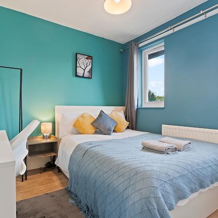 Lovely 4Br House In The City With Parking Londres Exterior foto