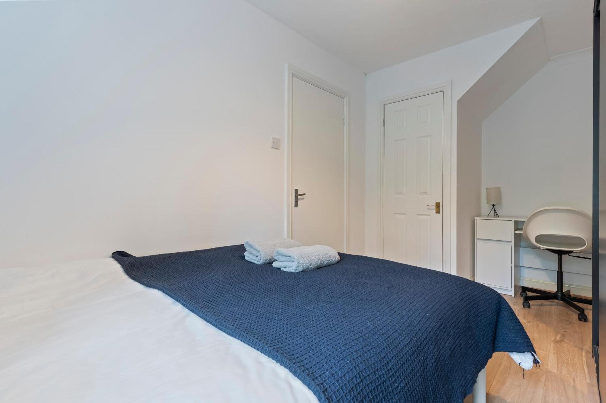 Lovely 4Br House In The City With Parking Londres Exterior foto