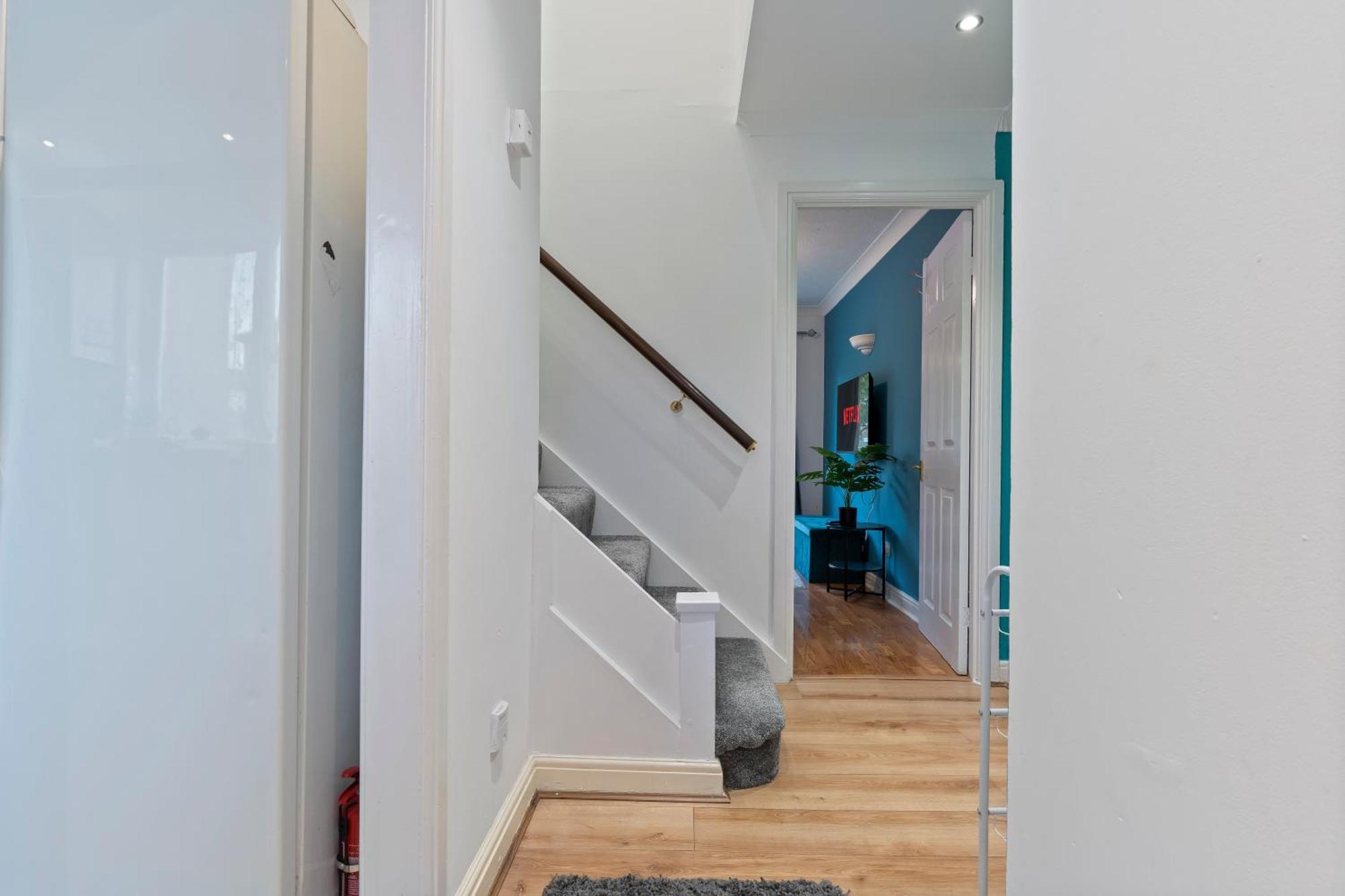 Lovely 4Br House In The City With Parking Londres Exterior foto